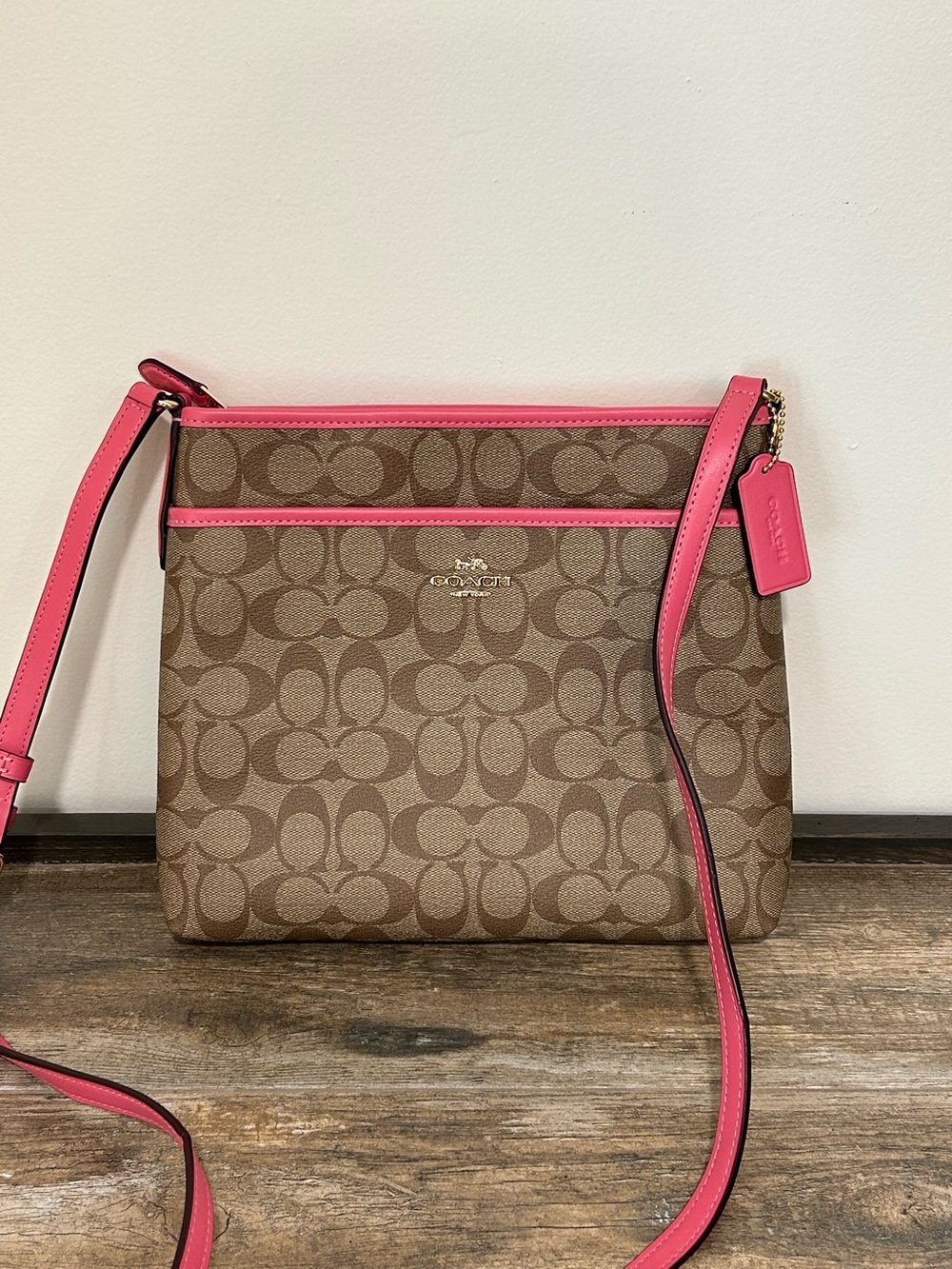 Coach Signature Zip File Crossbody Brown W/ Pink Trim Gold Tone  Hardware F2921